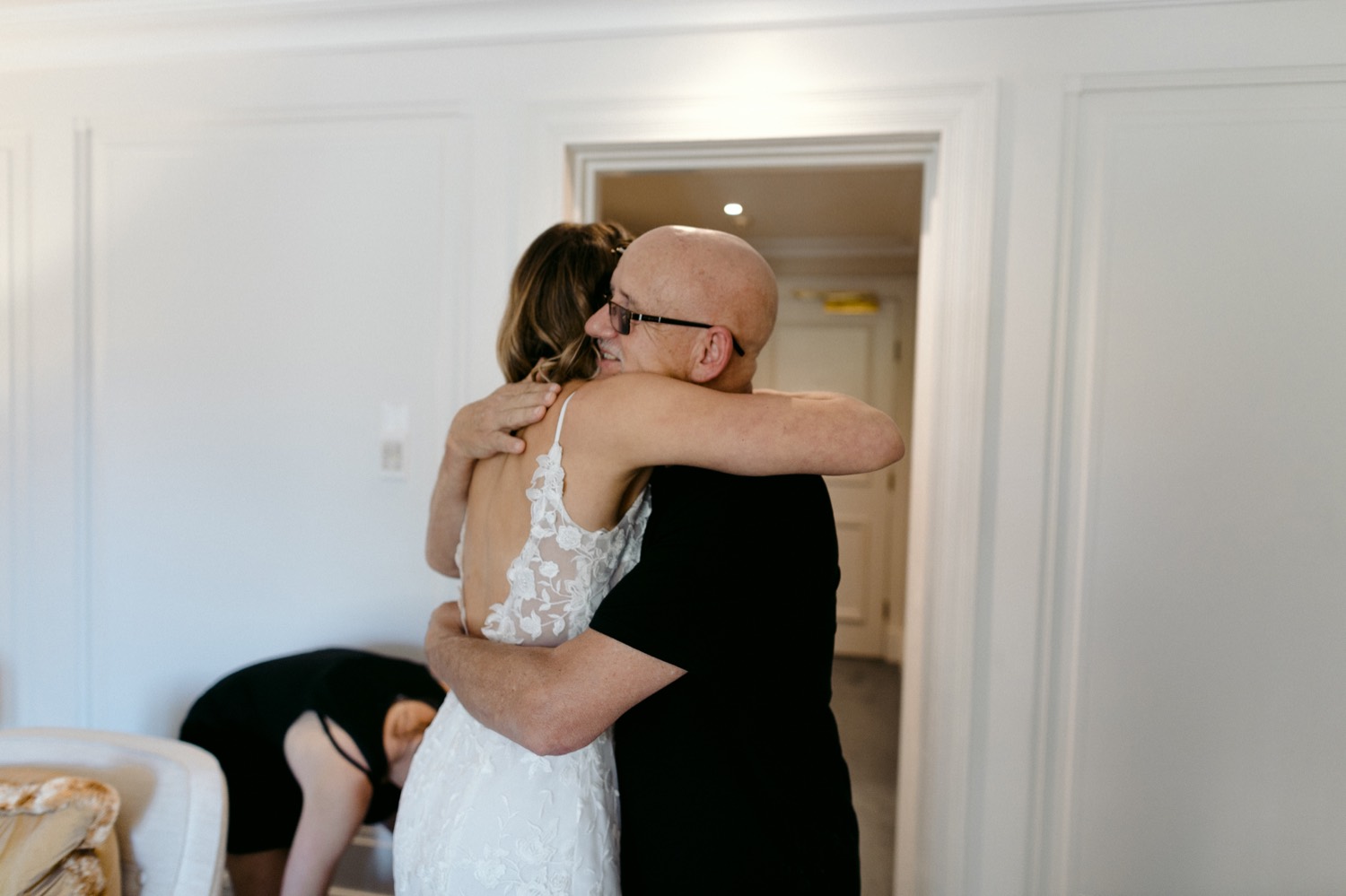 the langham wedding bride hugging her Dad